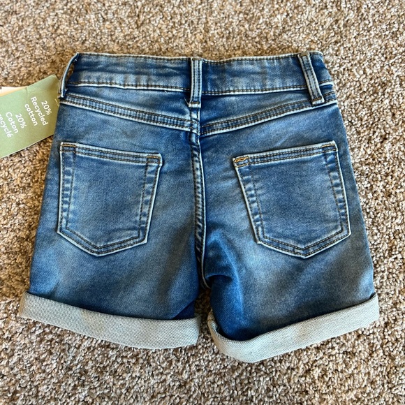 H&M Shorts - Picture 2 of 2